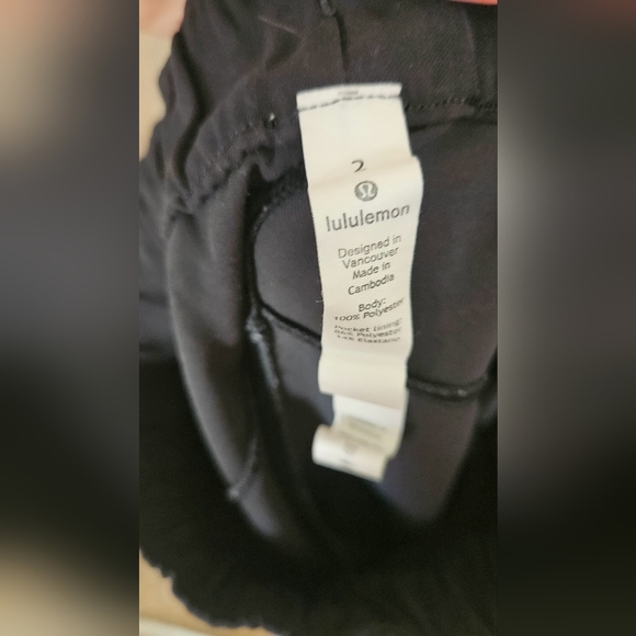 LULULEMON On the Fly Pant in black. Size 2 - Picture 7 of 16